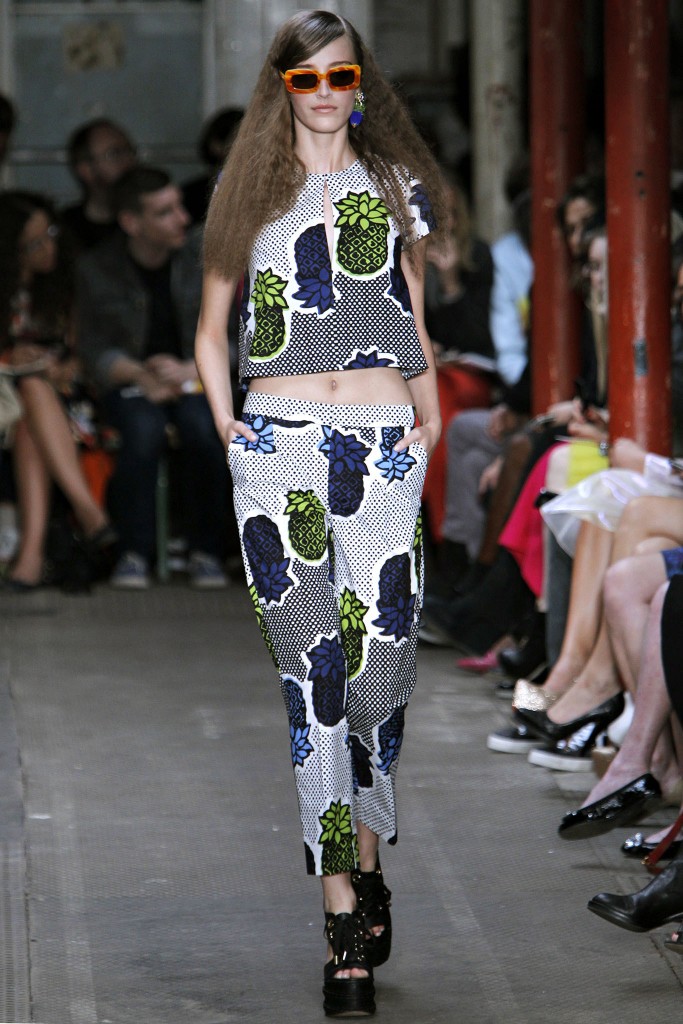 Moschino Cheap and Chic Spring 2013 Ready To Wear 7