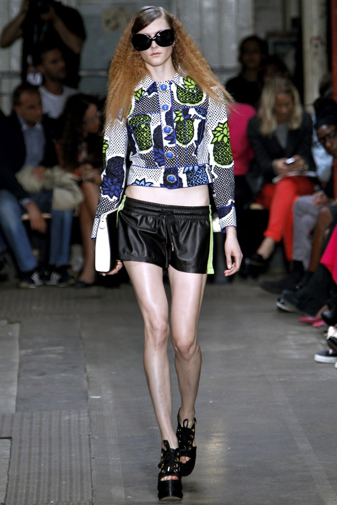 Moschino Cheap and Chic Spring 2013 Ready To Wear 9