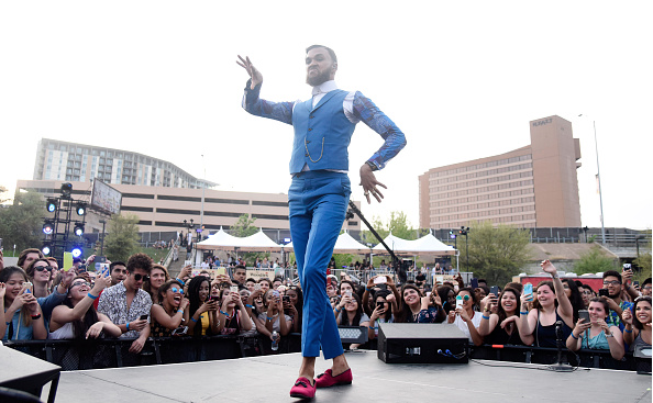 Jidenna performs at 2016 MTV Woodies:10 for 16 at South by Southwest 4