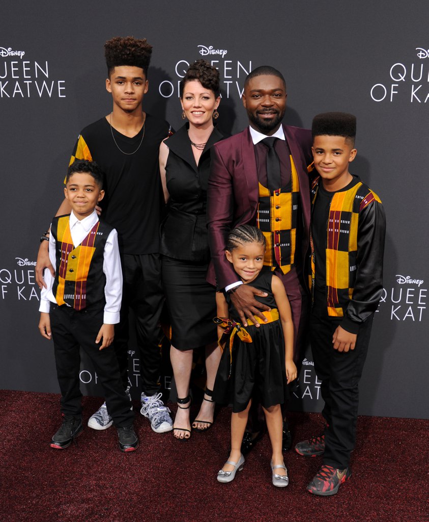 movie-premiere-david-oyelowo-and-family-in-custom-kutula-by-africana-for-queen-of-katwe-movie-premiere-1
