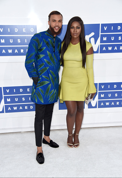 Award Show- Jidenna and Tiwa Savage on the MTV Awards 2016 Red Carpet 4