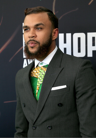 award-show-jidenna-on-the-bet-hip-hop-awards-red-carpet-betinstabooth2016-cypher-1