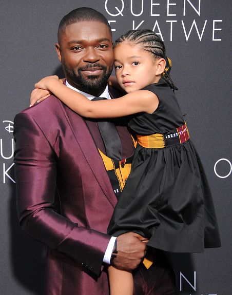 movie-premiere-david-oyelowo-and-family-in-custom-kutula-by-africana-for-queen-of-katwe-movie-premiere-4