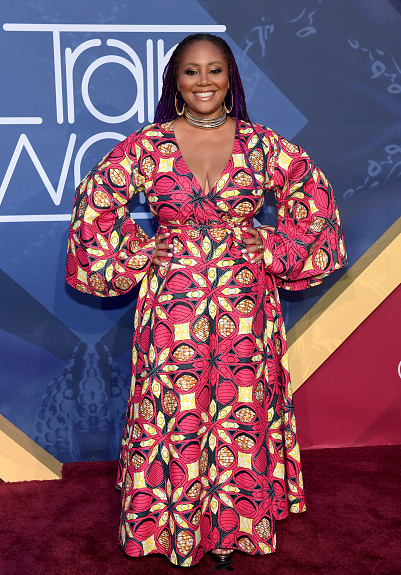 award-show-lalah-hathaways-custom-deep-pink-ankara-print-wrap-dress-for-soul-train-awards-2016-1